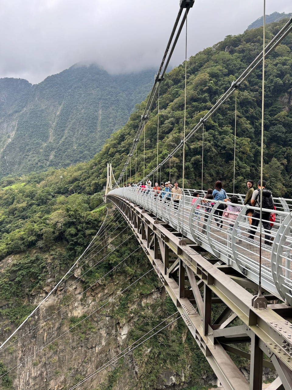 Buluowan bridge over the Taroko gorge